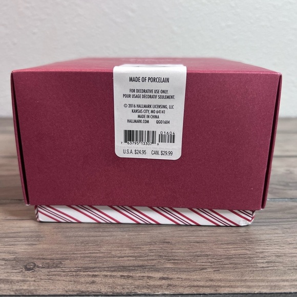 Hallmark Keepsake *NEW* Porcelain Christmas Ornament 2016 “Black Tie” Penguin - Picture 8 of 8